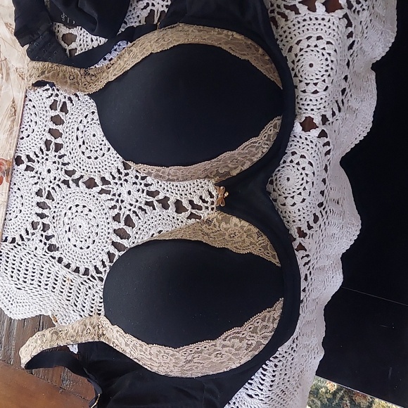 Set of 4 Sexy Soma Bras - Picture 4 of 13